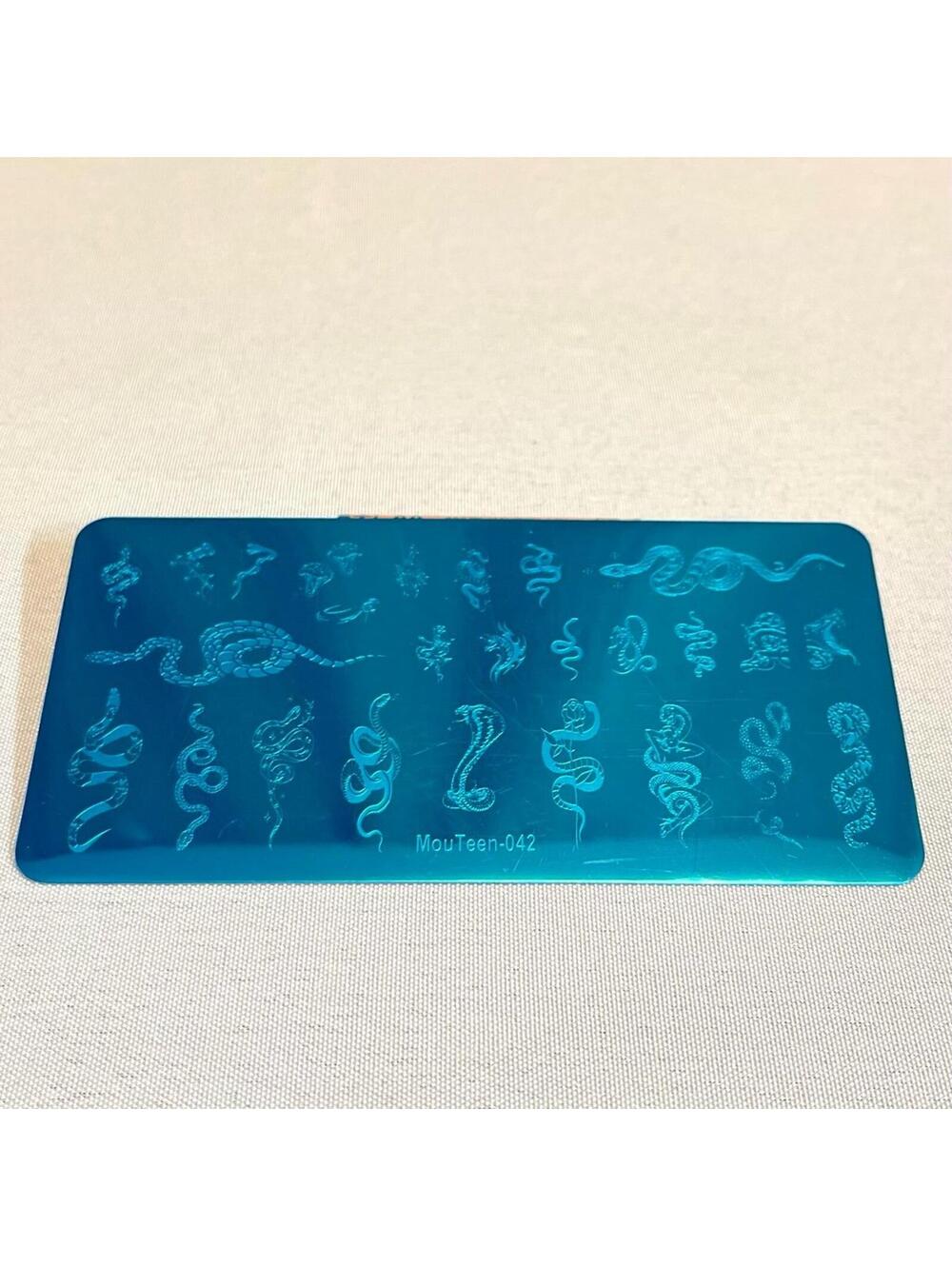 New - Nail Stamping Plate - Snakes